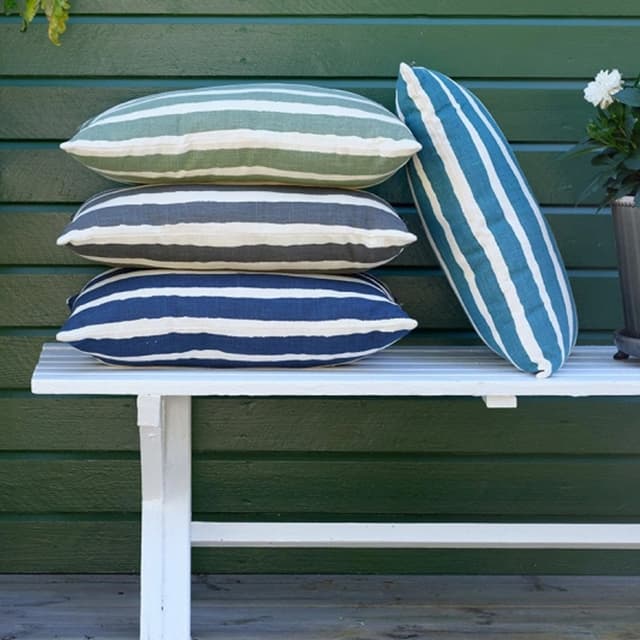 Block Stripe Outdoor Zierkissen Blau/Off White 40x60