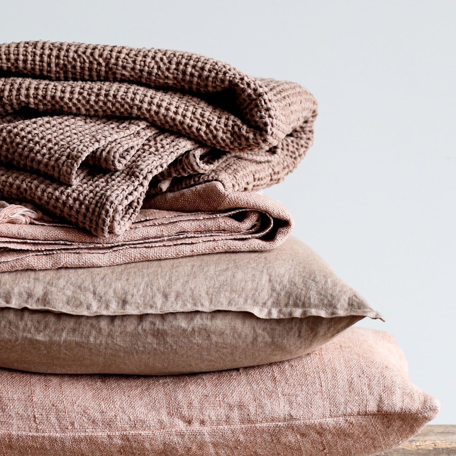 Miro Throw/Bedspread Almond 180x260