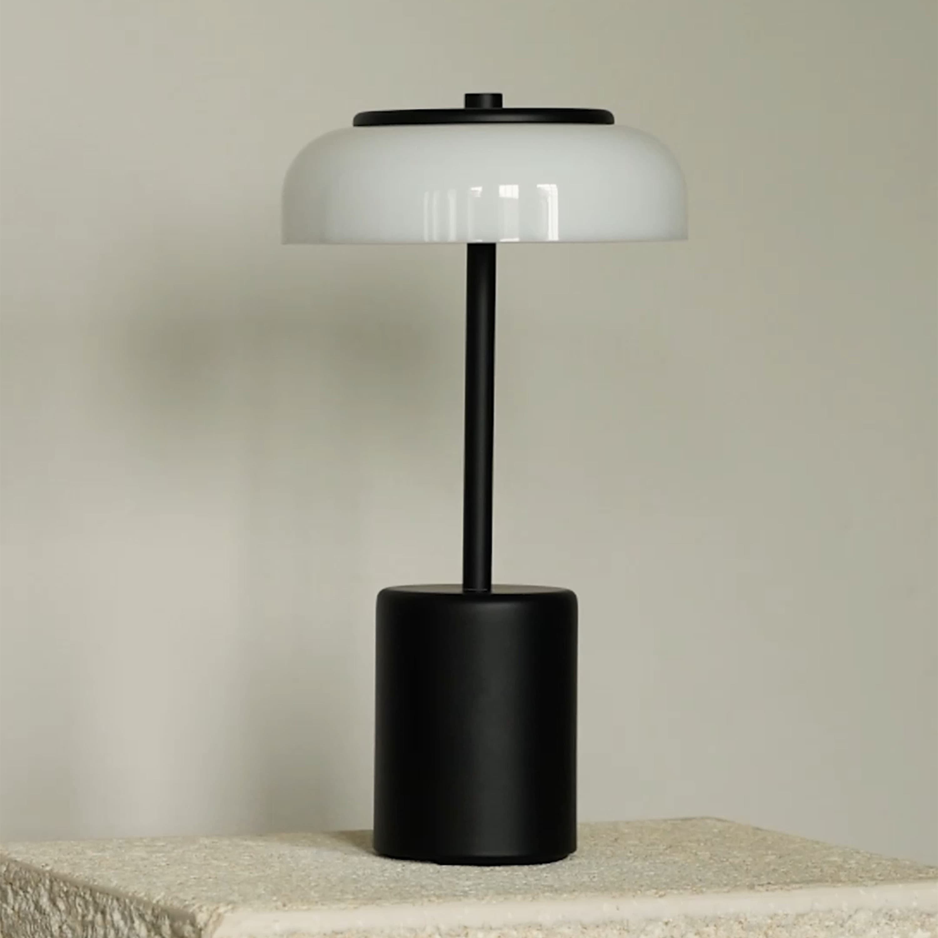 Blossi Mini Tragbare Tischleuchte Black/Opal