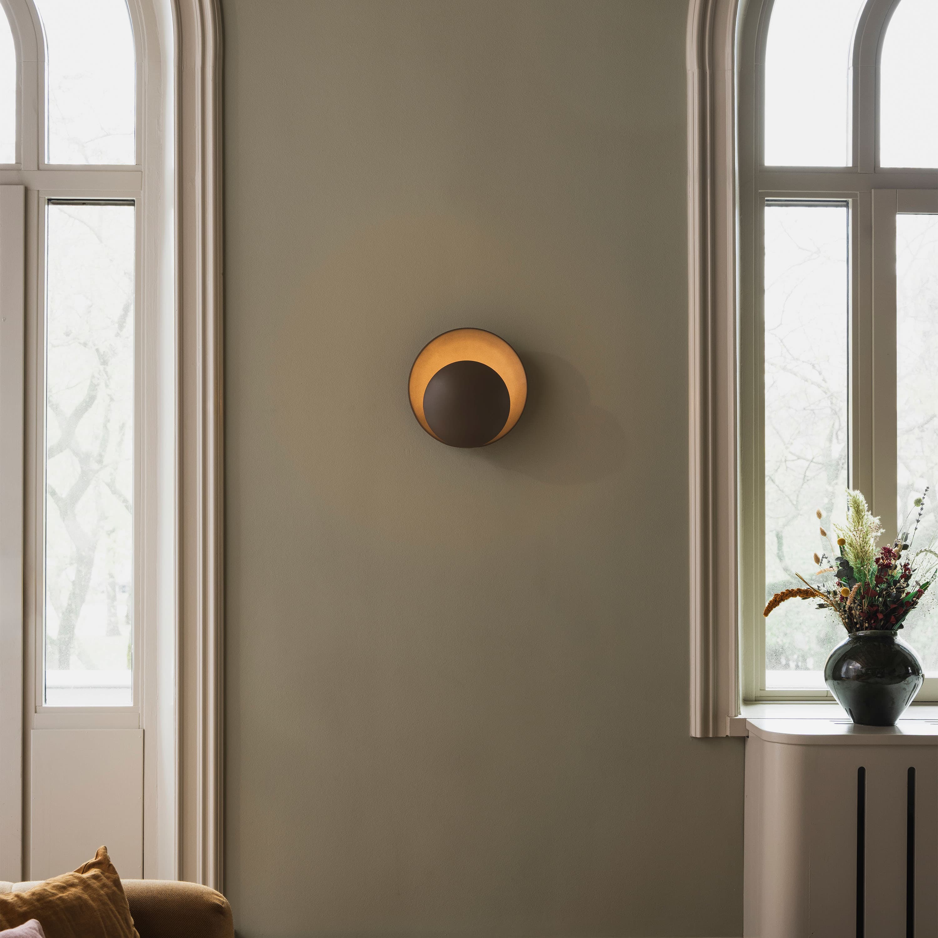 Orbit Vägglampa Mocha