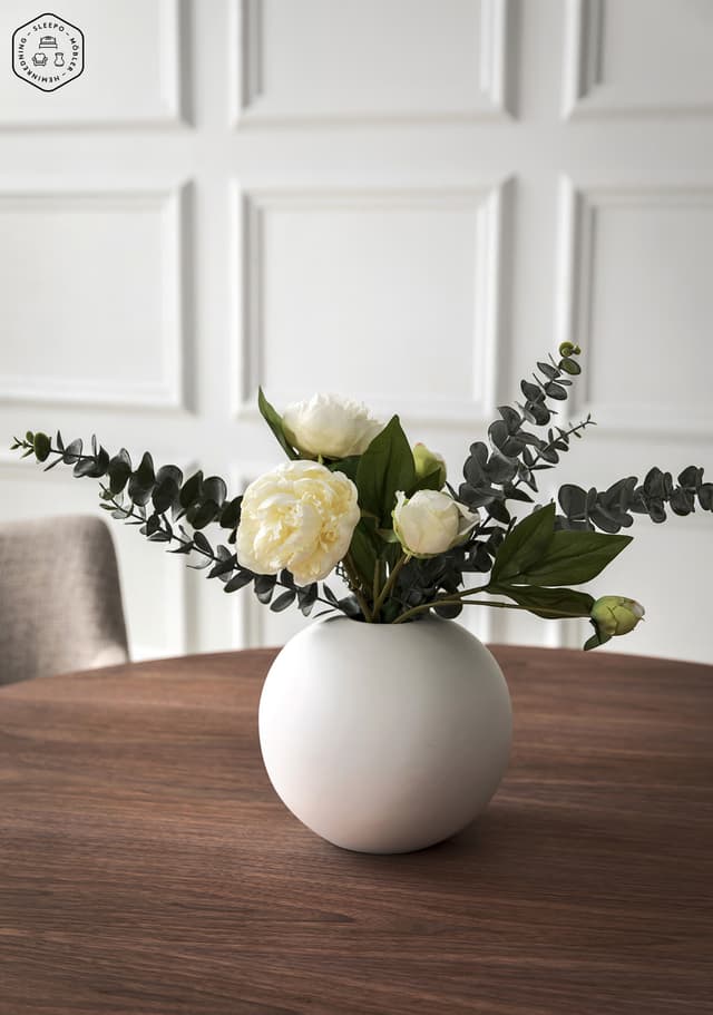 Ball Vase White 30cm