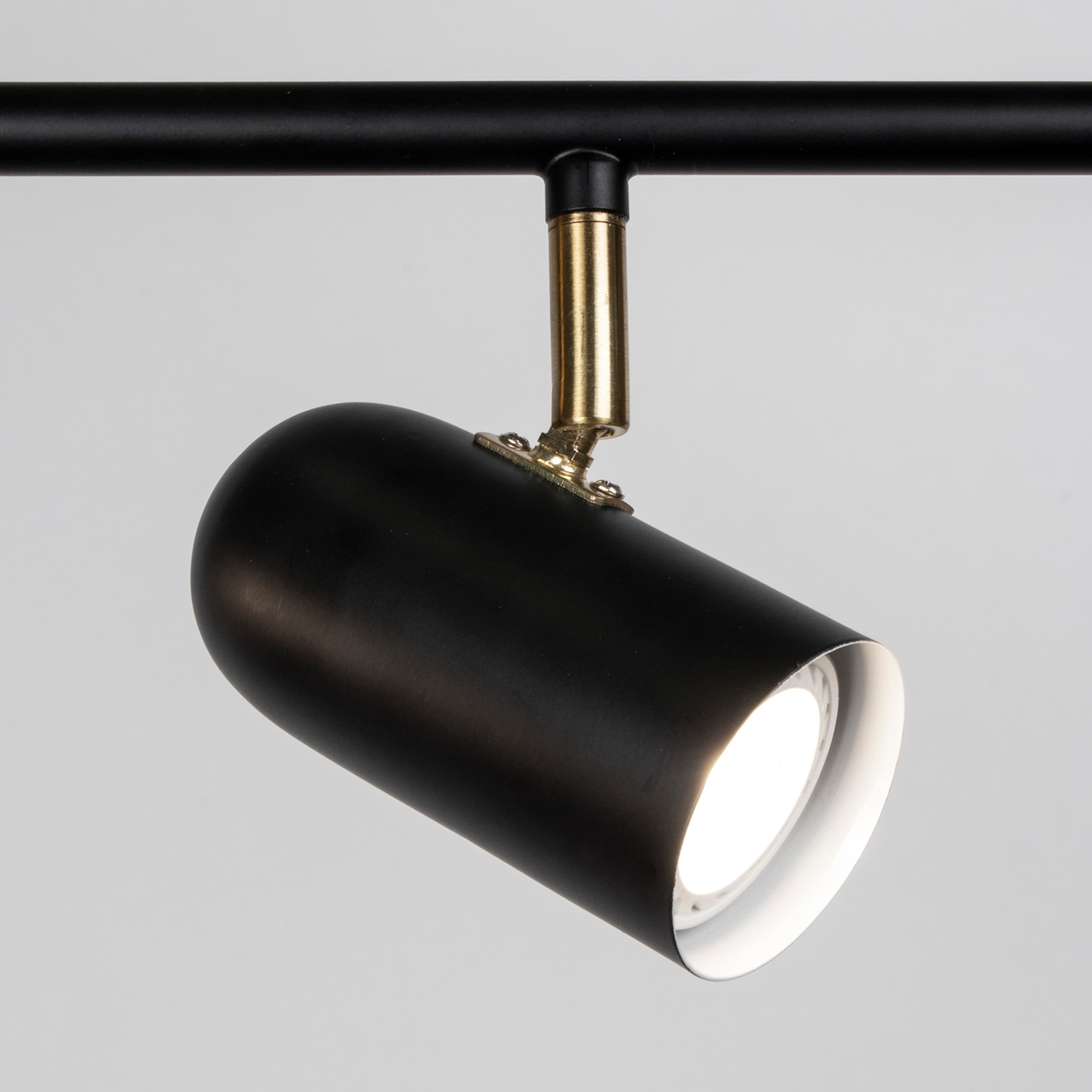 Swan 5 Spotlight Svart 153cm
